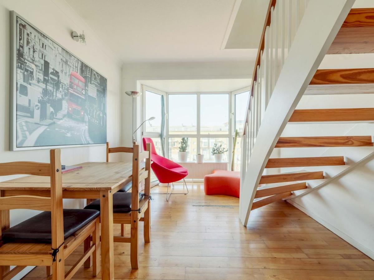 Sunny Maisonette With Views Over Canary Wharf, Londra Esterno foto