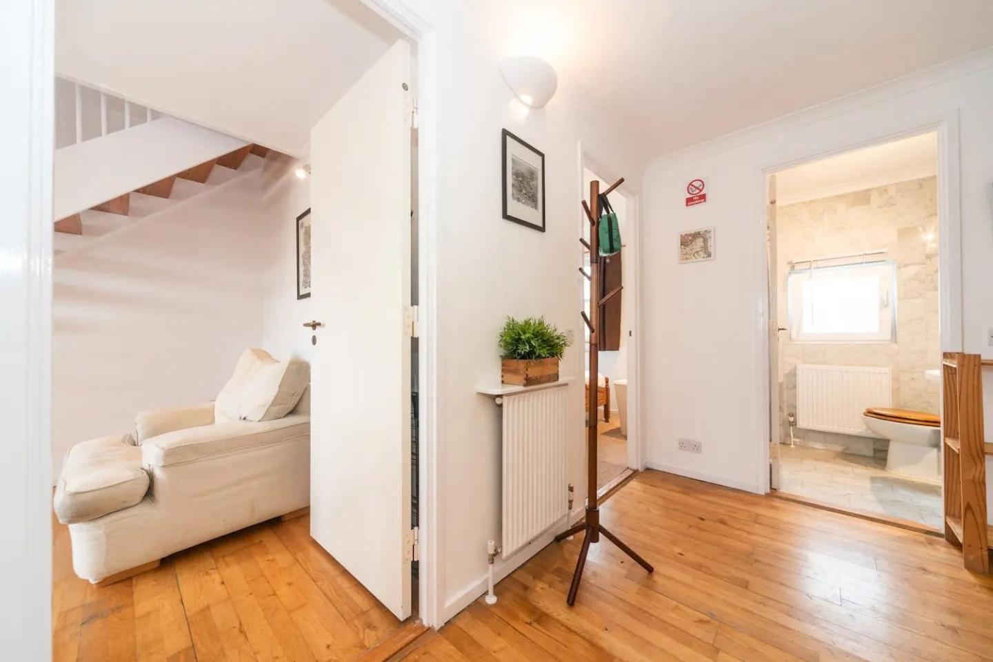 Sunny Maisonette With Views Over Canary Wharf, Londra Esterno foto