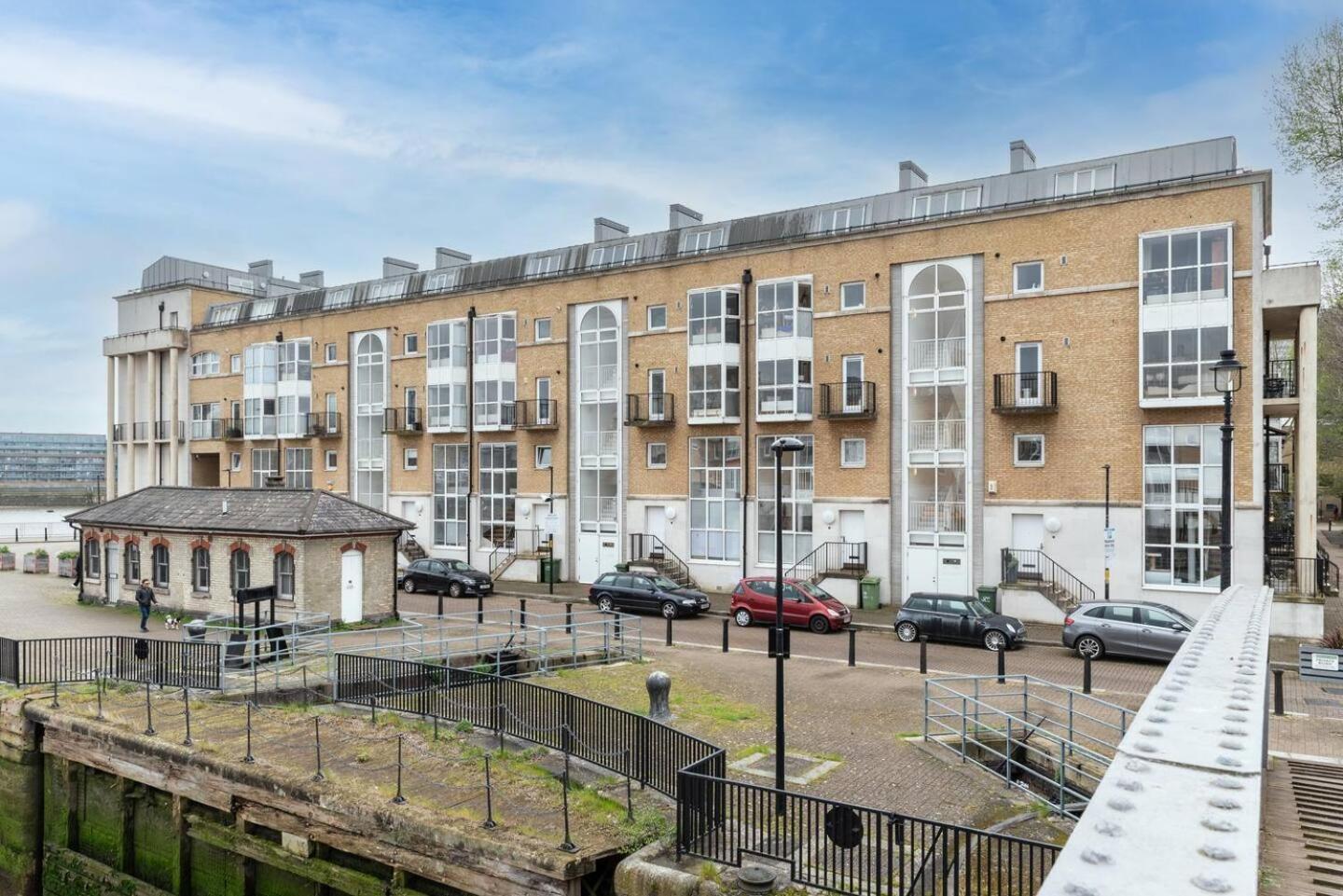 Sunny Maisonette With Views Over Canary Wharf, Londra Esterno foto