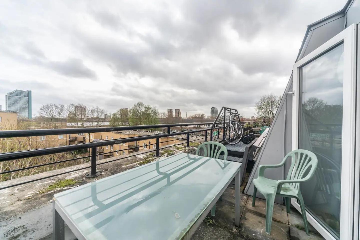 Sunny Maisonette With Views Over Canary Wharf, Londra Esterno foto